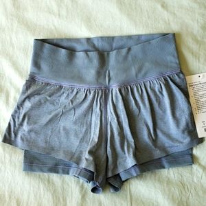 Lululemon Seamless Moves Gray Shorts Size 4